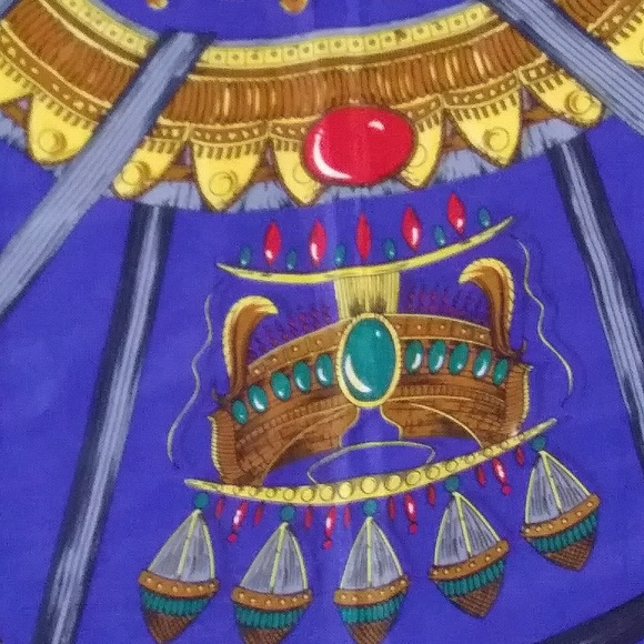 Beautiful Scarf - Picture 2 of 2